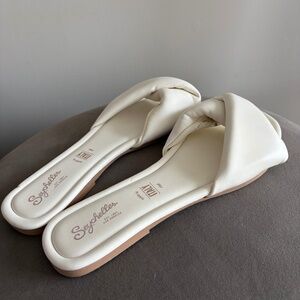 Seychelles White Slides